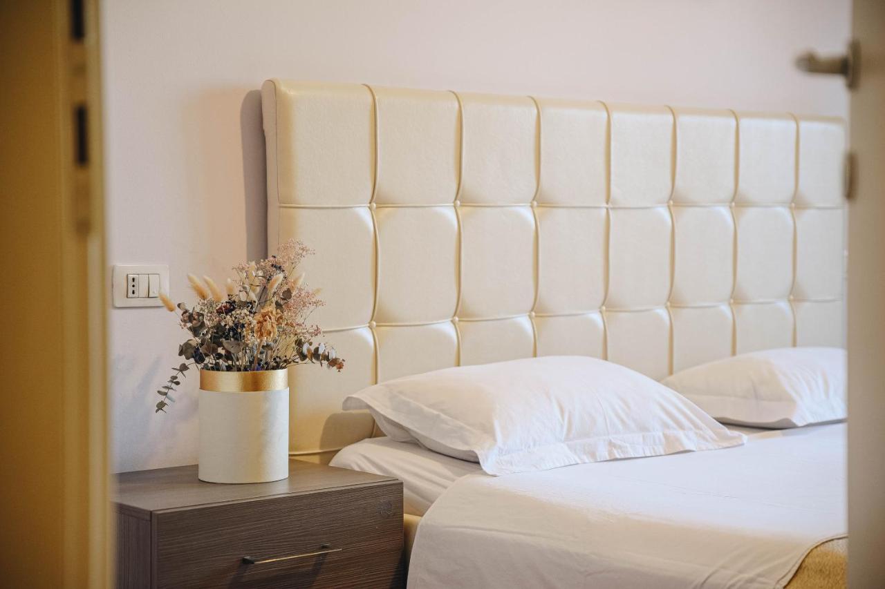 Cozy Rooftop Apartment - Your Home, Away From Home! Тирана Экстерьер фото