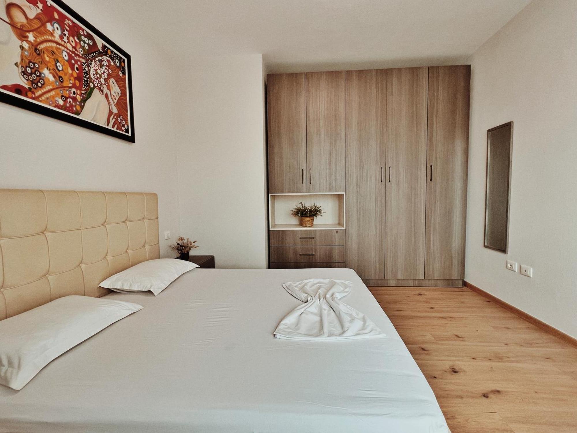 Cozy Rooftop Apartment - Your Home, Away From Home! Тирана Экстерьер фото