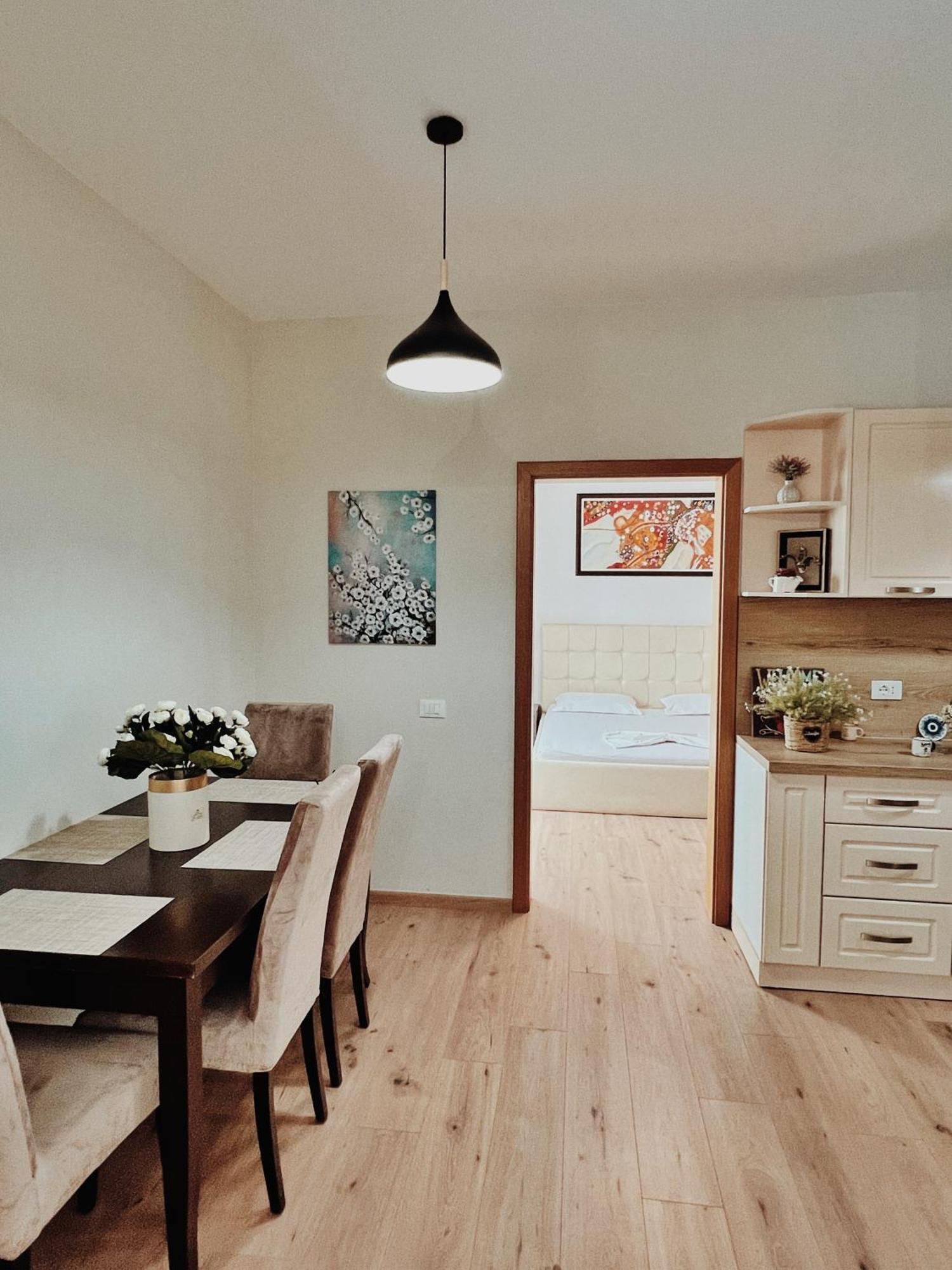 Cozy Rooftop Apartment - Your Home, Away From Home! Тирана Экстерьер фото