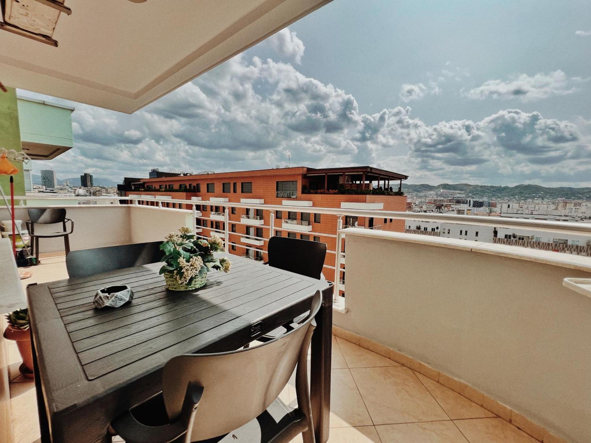 Cozy Rooftop Apartment - Your Home, Away From Home! Тирана Экстерьер фото